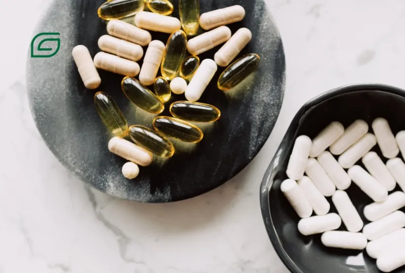 Tabela com informações sobre vitaminas e novas exigências da Anvisa no Brasil